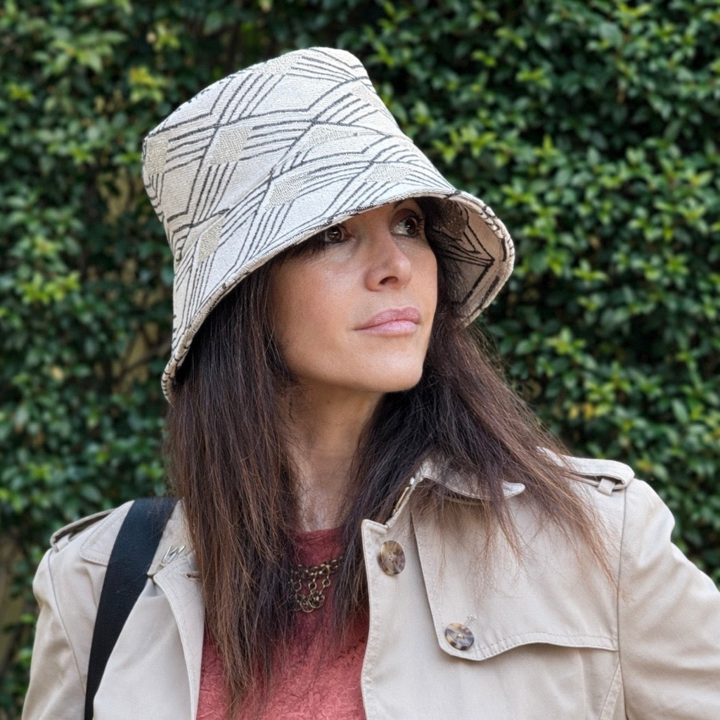 Cappelli Mora style, in filo d'oro