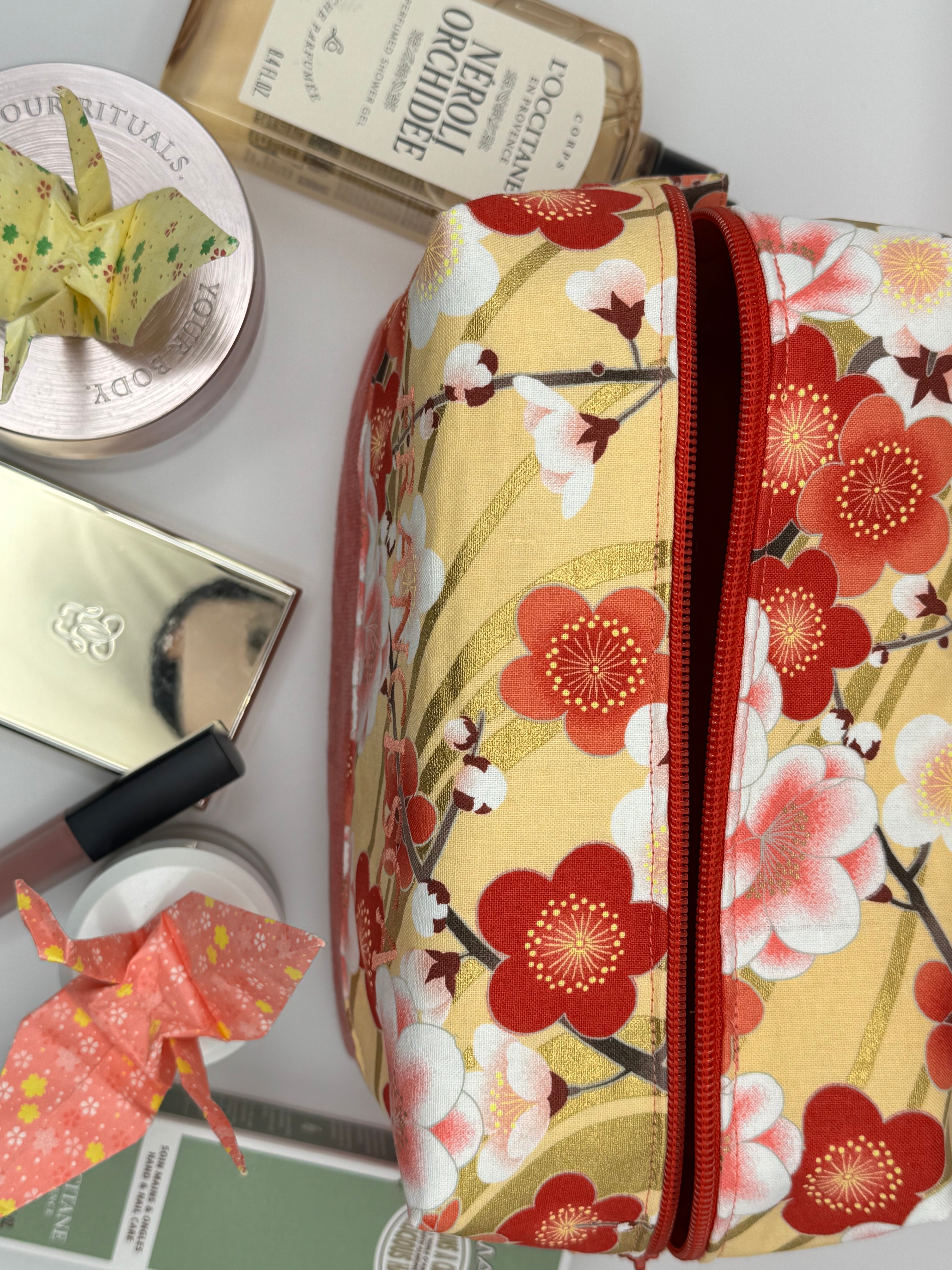 Trousse, fiori di prugno giapponese